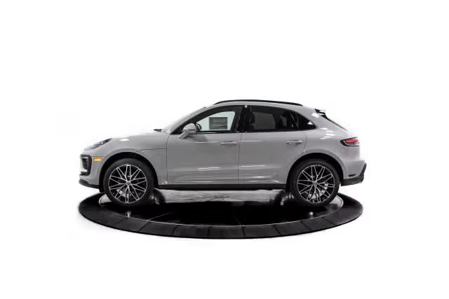 2026 Porsche Macan - Image 10 of 31
