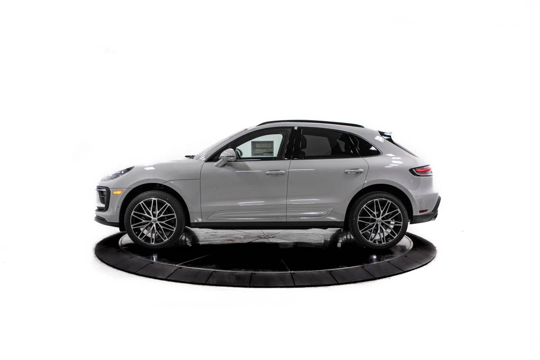 2026 Porsche Macan - Image 2 of 5