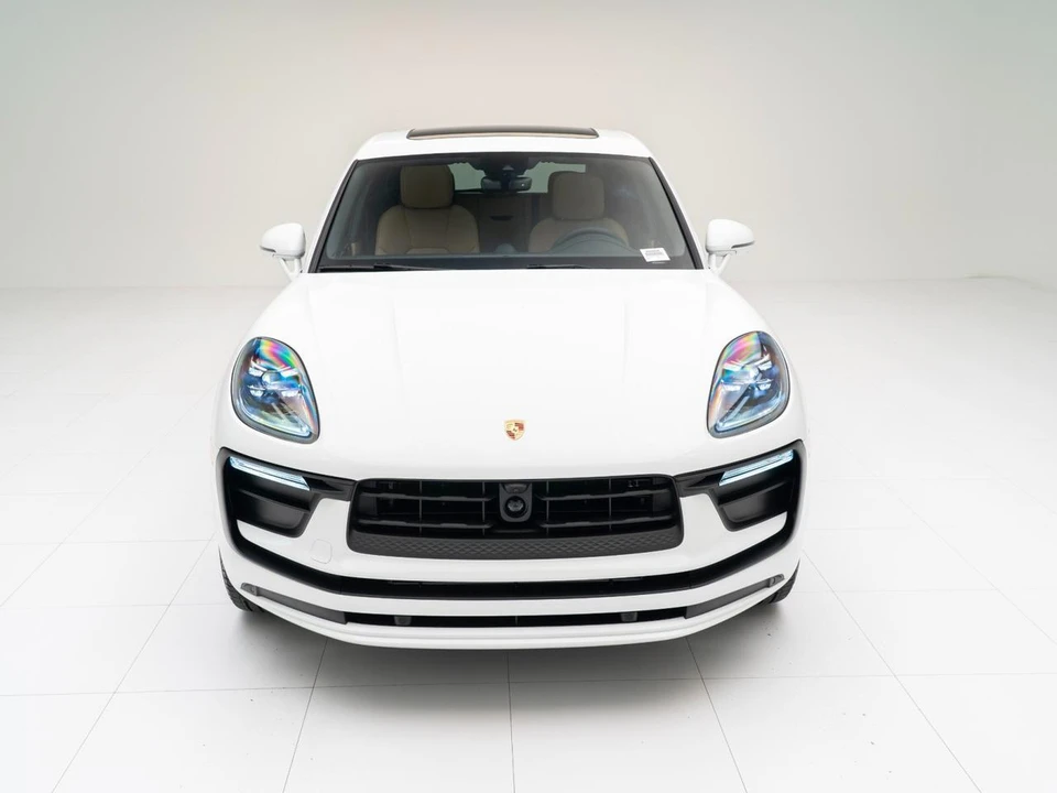 2026 Porsche Macan - Image 6 of 31