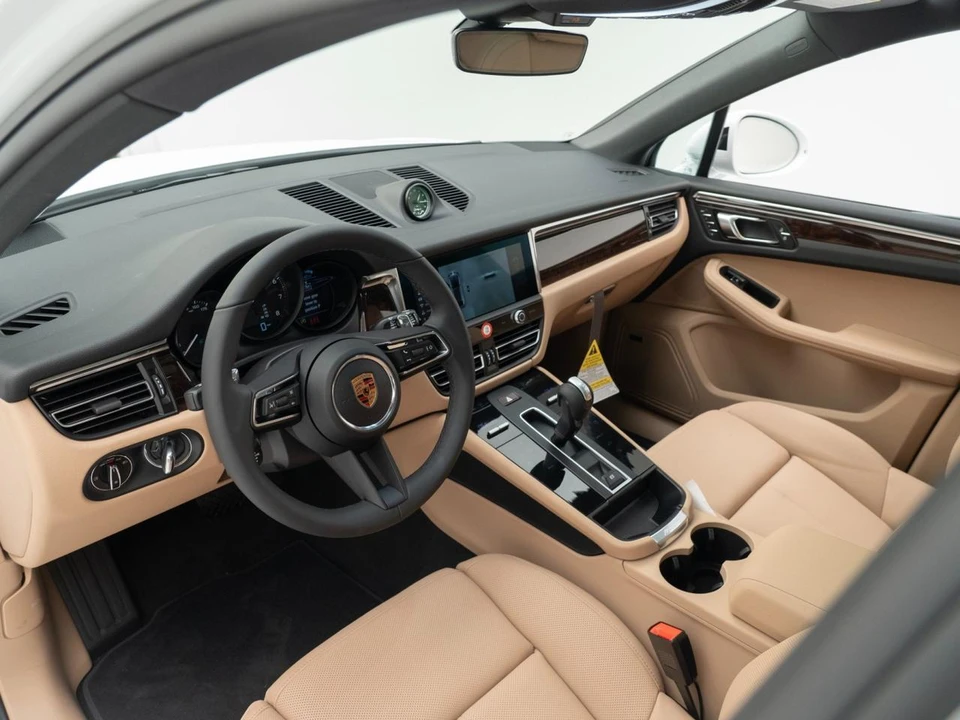 2026 Porsche Macan - Image 4 of 31
