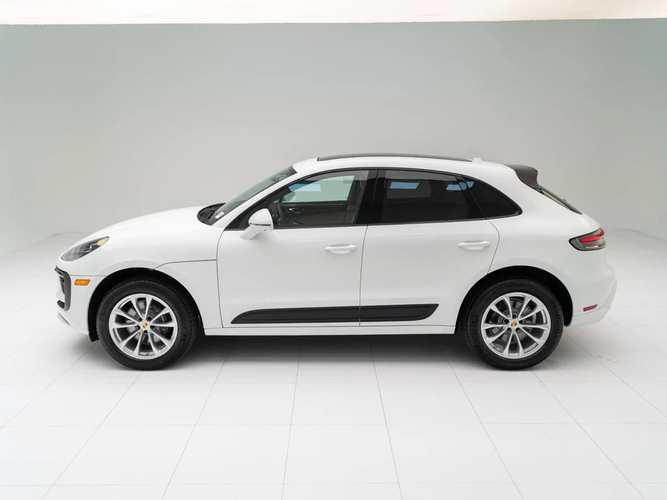 2026 Porsche Macan - Image 2 of 31