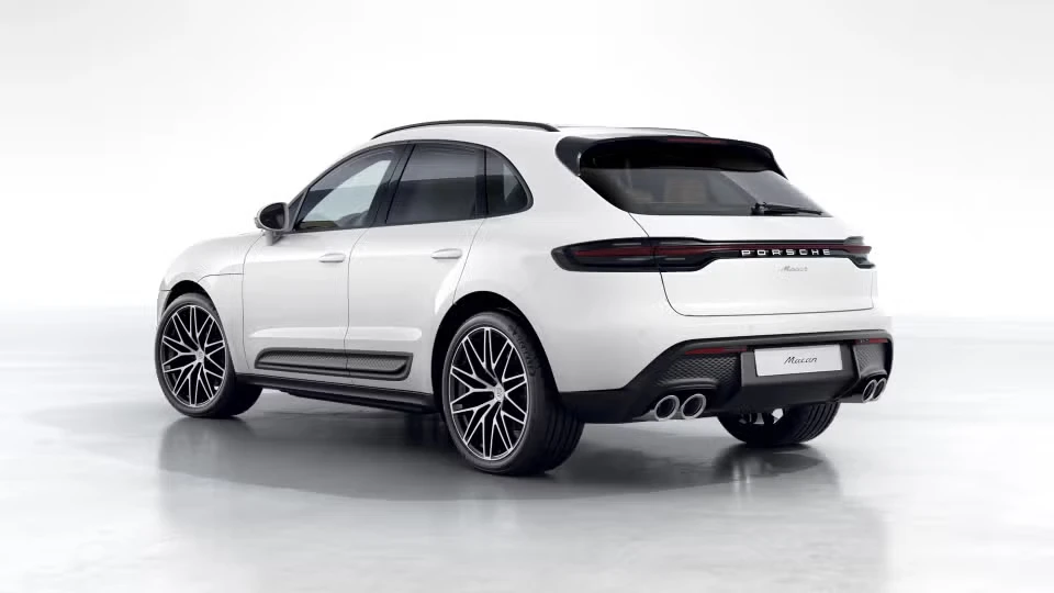 2026 Porsche Macan - Image 19 of 31