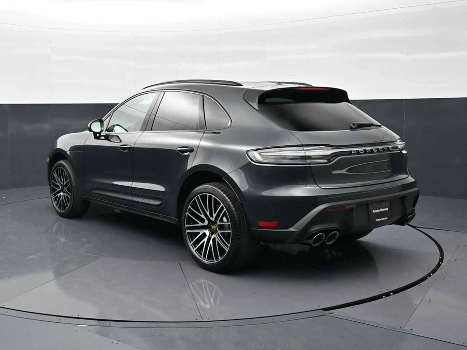 2026 Porsche Macan - Image 3 of 5