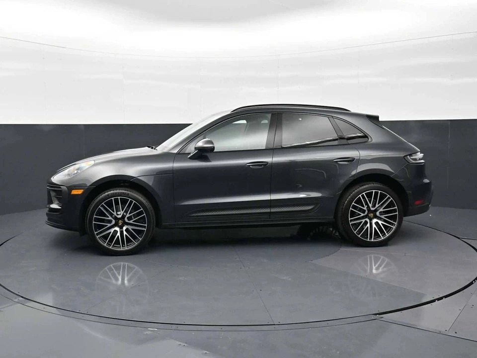 2026 Porsche Macan - Image 2 of 5