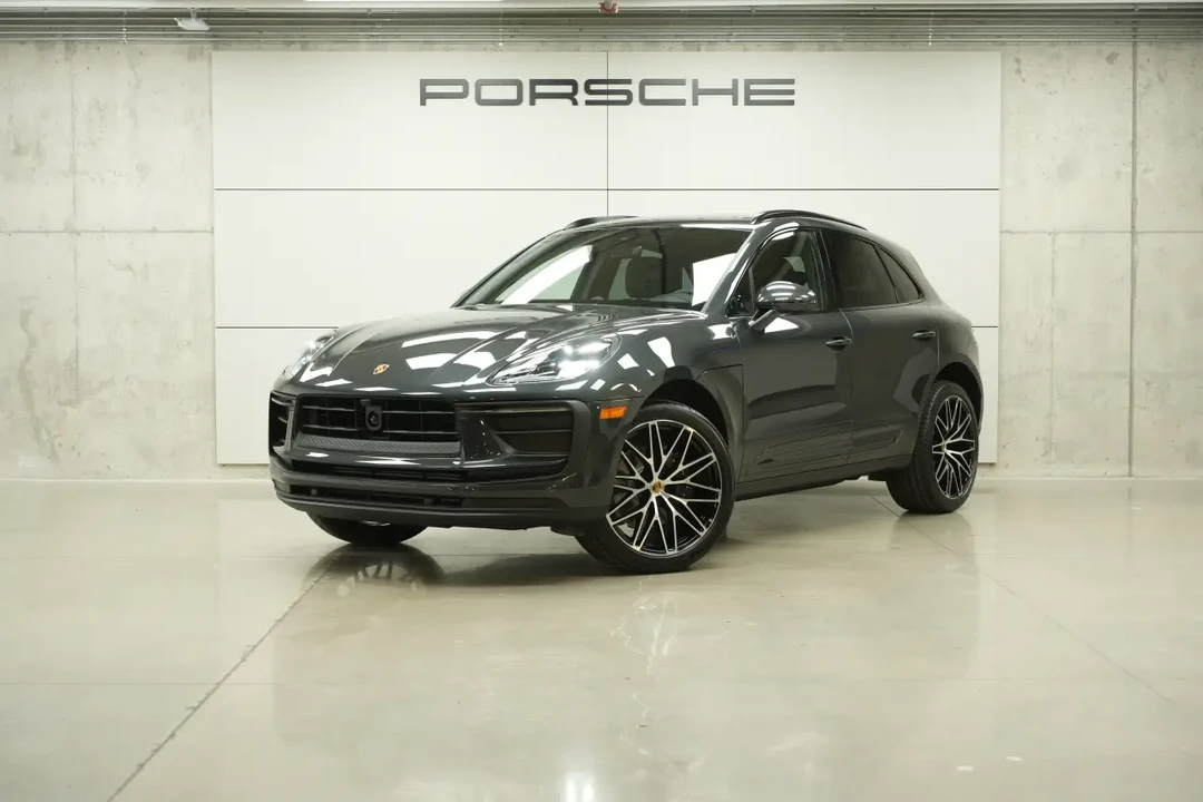 2026 Porsche Macan - Image 8 of 31