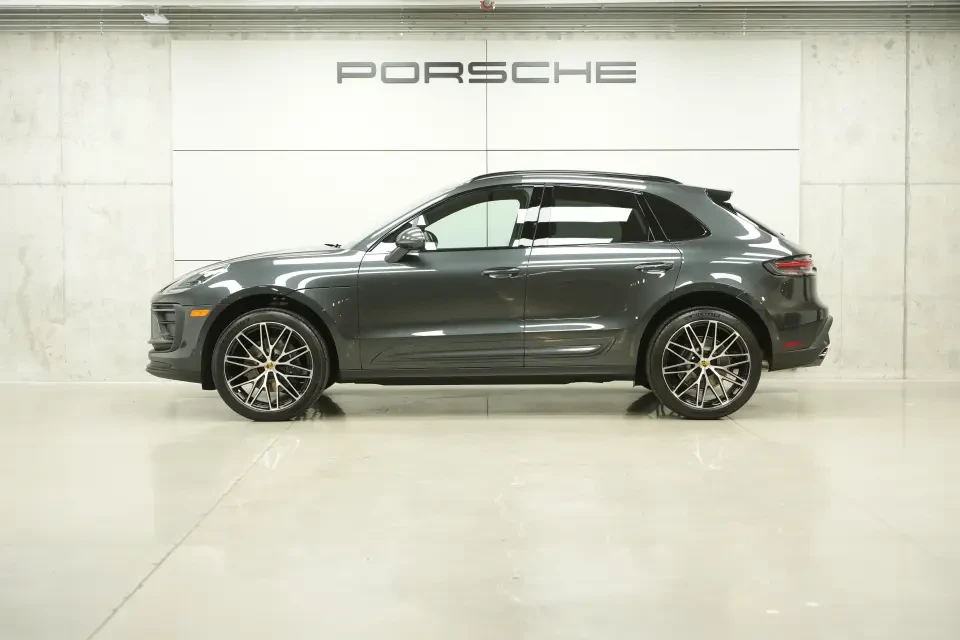 2026 Porsche Macan - Image 15 of 31