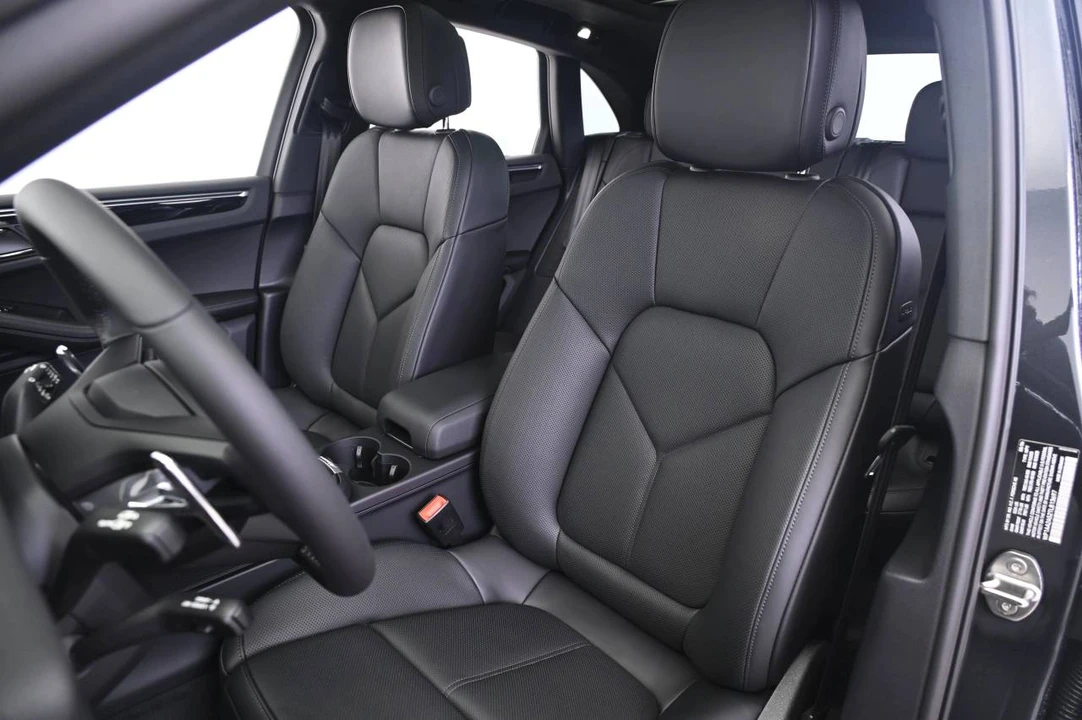 2026 Porsche Macan Electric - Image 5 of 5