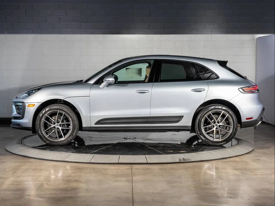 2026 Porsche Macan Electric - Image 2 of 5