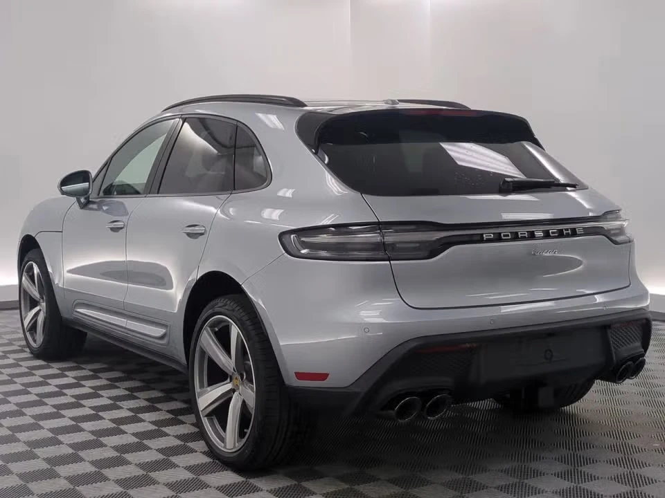 2026 Porsche Macan - Image 19 of 31