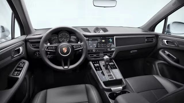2026 Porsche Macan - Image 26 of 31