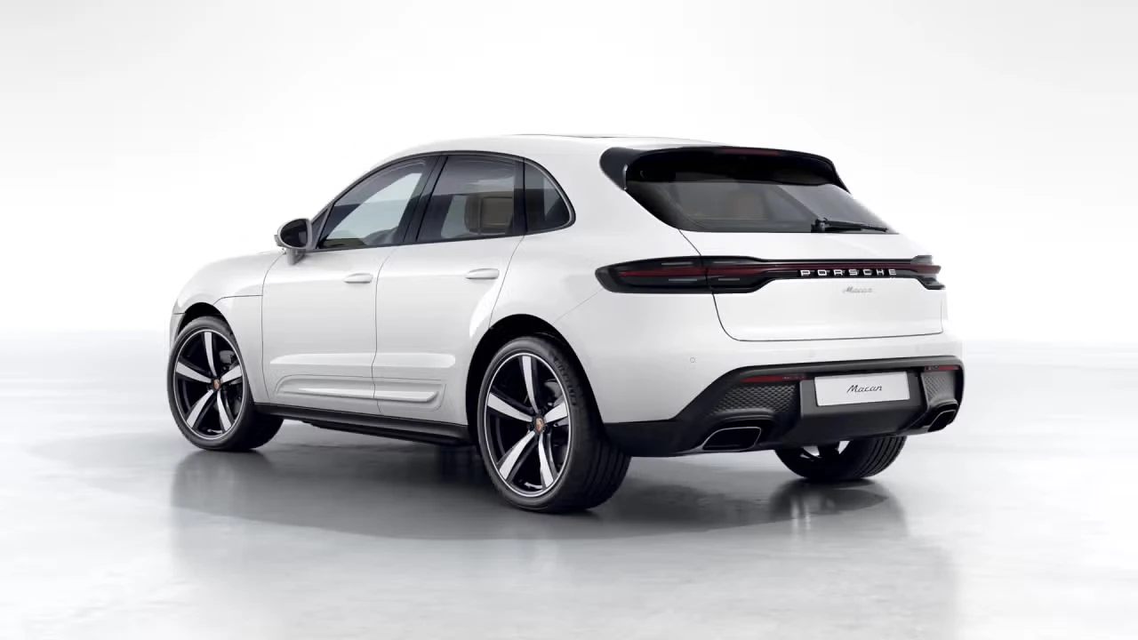 2026 Porsche Macan - Image 20 of 31