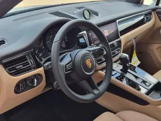 2026 Porsche Macan Electric - Image 29 of 31
