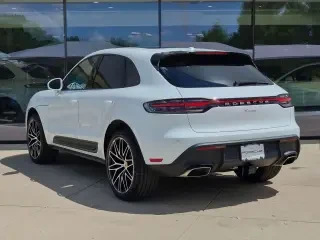2026 Porsche Macan Electric - Image 21 of 31
