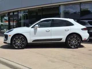 2026 Porsche Macan Electric - Image 13 of 31