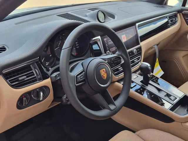 2026 Porsche Macan Electric - Image 26 of 31