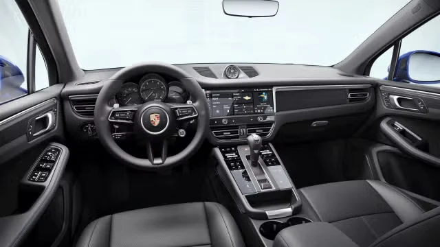 2026 Porsche Macan - Image 26 of 31