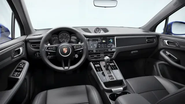 2026 Porsche Macan - Image 30 of 31
