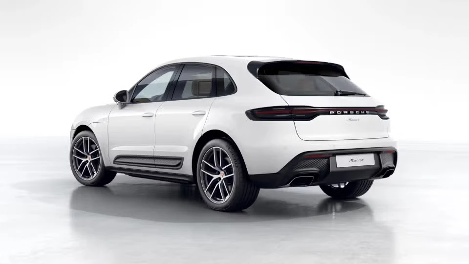 2026 Porsche Macan - Image 19 of 31