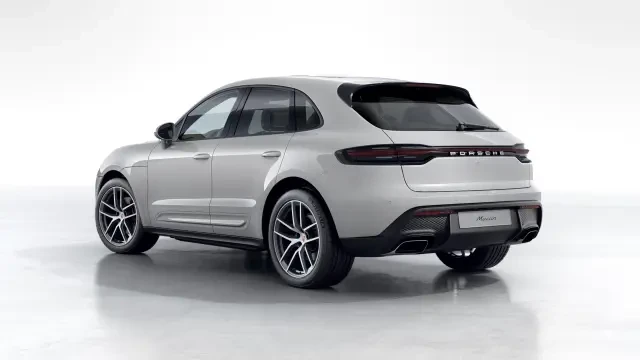 2026 Porsche Macan - Image 22 of 31