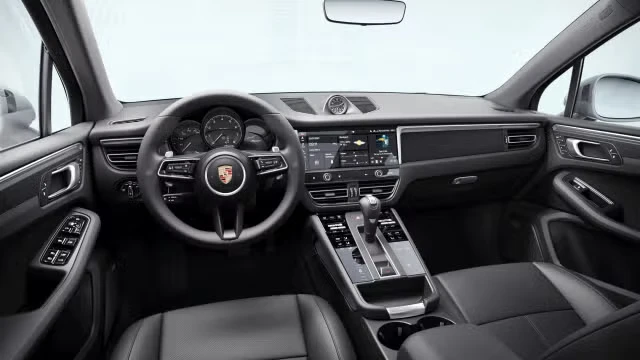 2026 Porsche Macan - Image 26 of 31