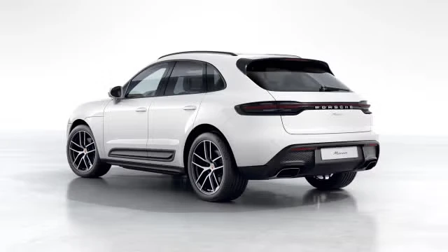 2026 Porsche Macan - Image 18 of 31