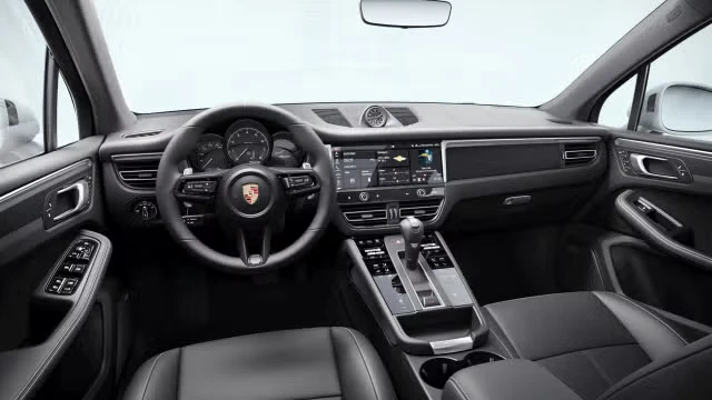2026 Porsche Macan - Image 26 of 31