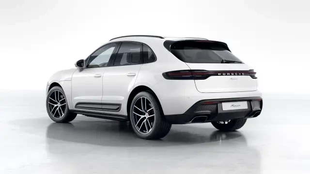 2026 Porsche Macan - Image 22 of 31