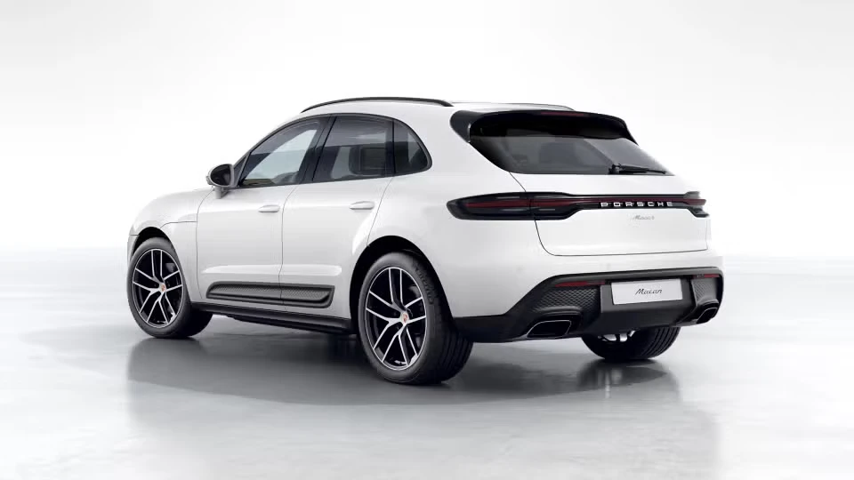 2026 Porsche Macan - Image 19 of 31