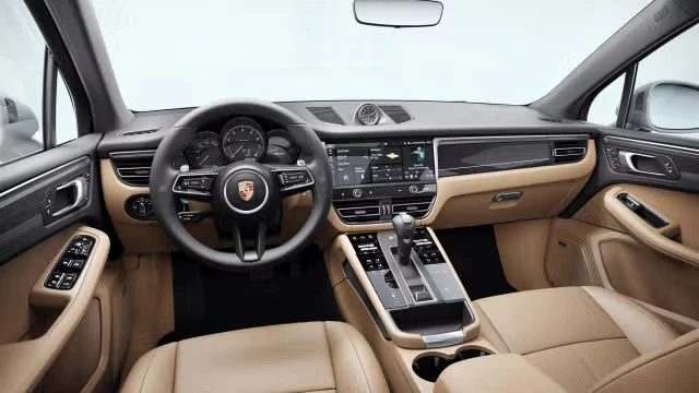 2026 Porsche Macan - Image 26 of 31