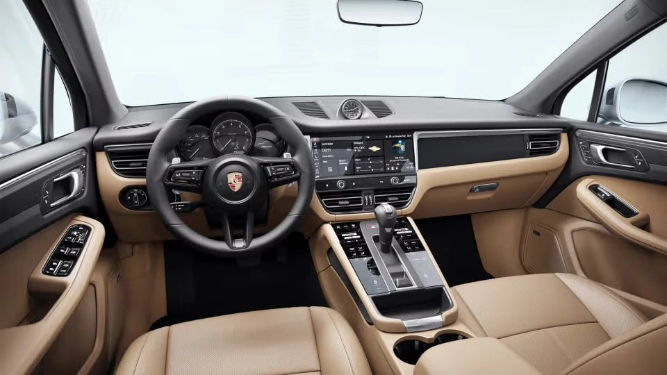 2026 Porsche Macan - Image 27 of 31