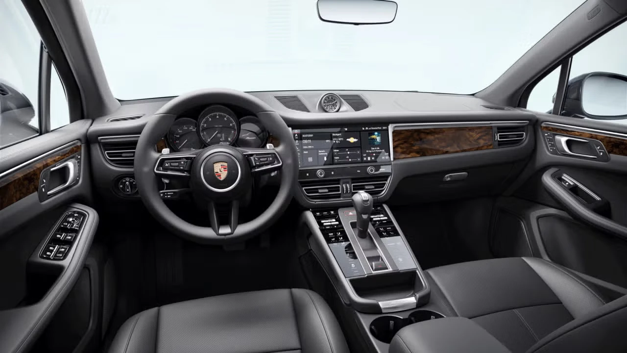 2026 Porsche Macan - Image 28 of 31