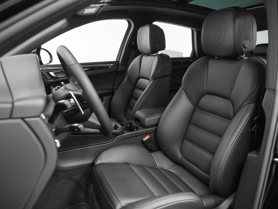 2026 Porsche Macan Electric - Image 5 of 5