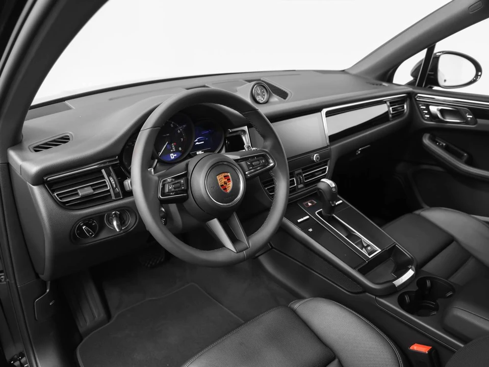 2026 Porsche Macan Electric - Image 4 of 5