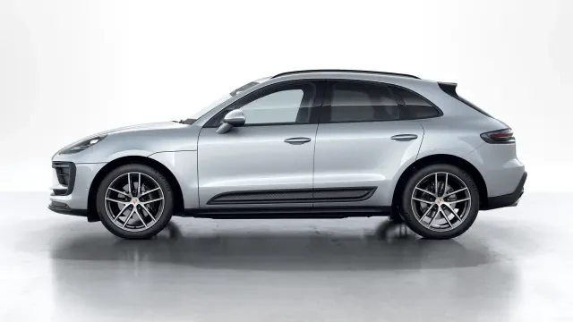 2026 Porsche Macan - Image 14 of 31