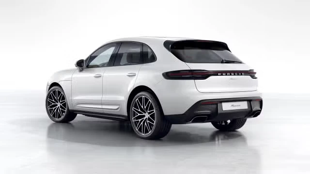 2026 Porsche Macan - Image 18 of 31