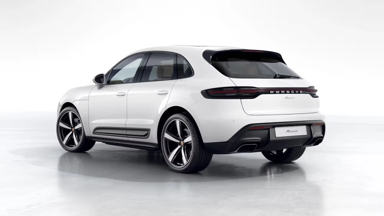 2026 Porsche Macan - Image 20 of 31