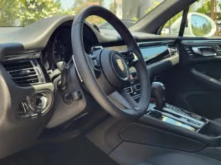 2026 Porsche Macan Electric - Image 25 of 31