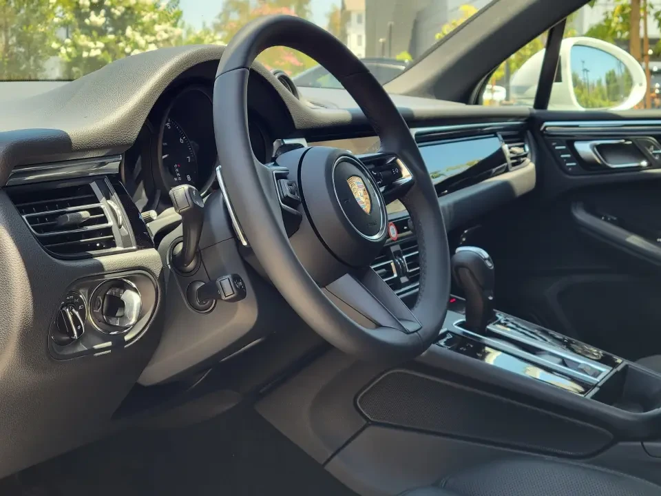 2026 Porsche Macan Electric - Image 31 of 31