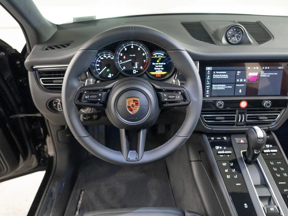 2026 Porsche Macan Electric - Image 25 of 26