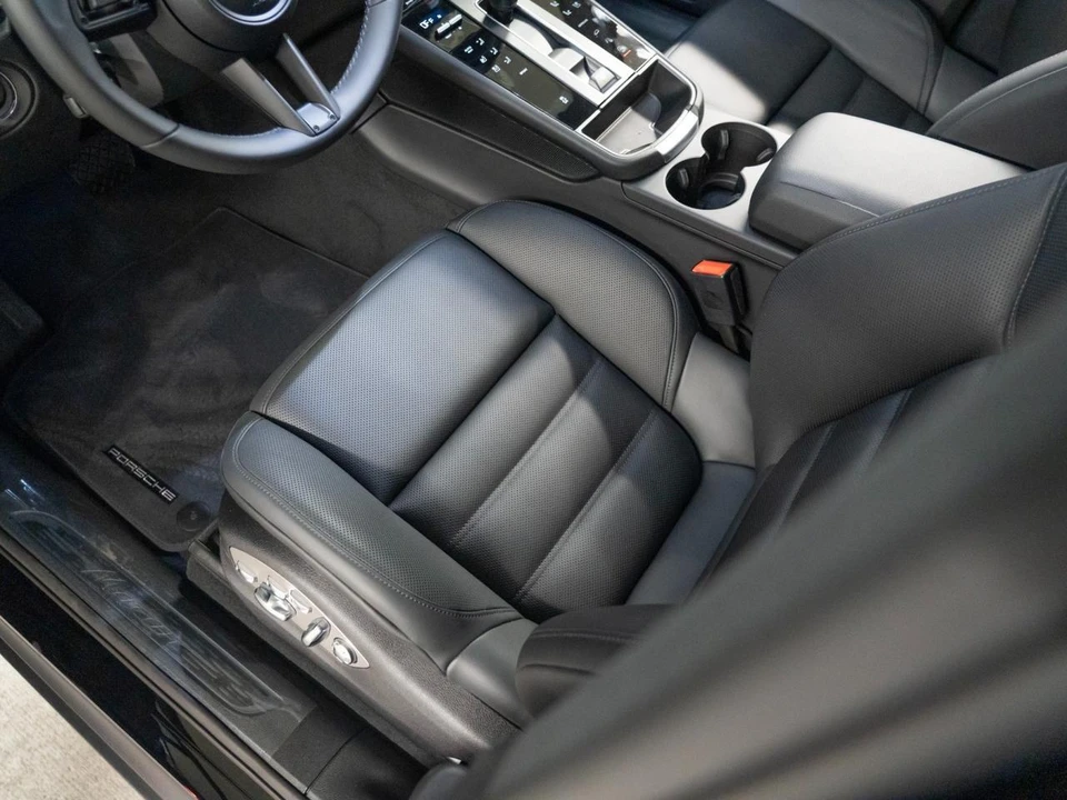 2026 Porsche Macan Electric - Image 12 of 26