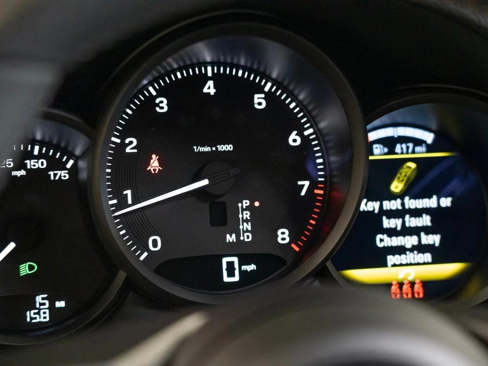 2026 Porsche Macan Electric - Image 17 of 26
