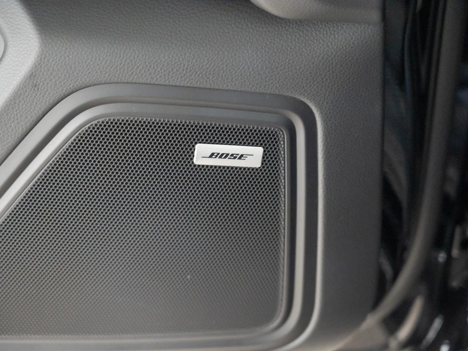 2026 Porsche Macan Electric - Image 16 of 26