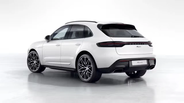2026 Porsche Macan - Image 18 of 31