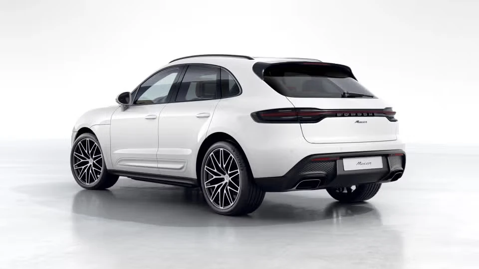 2026 Porsche Macan - Image 19 of 31