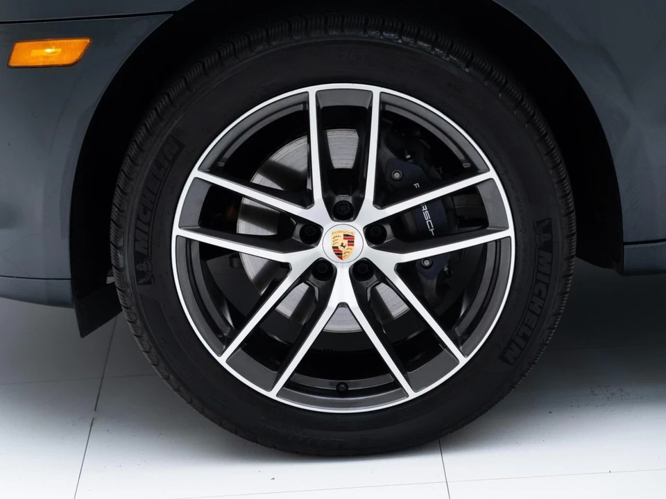 2026 Porsche Macan - Image 12 of 29