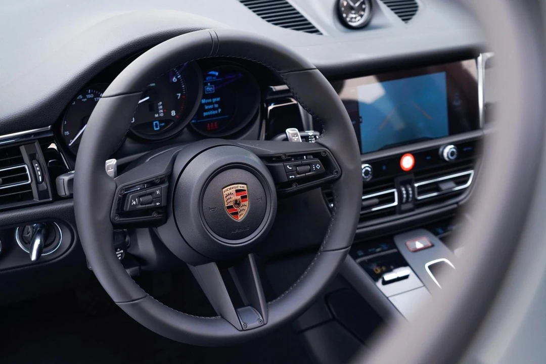 2026 Porsche Macan - Image 19 of 29
