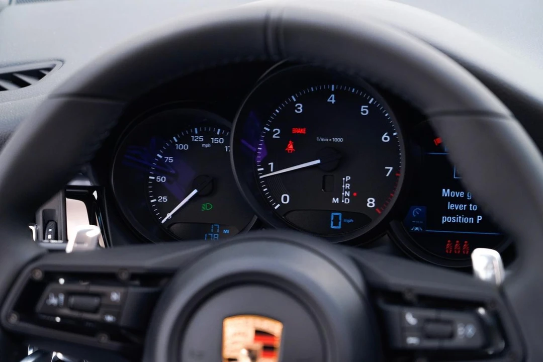 2026 Porsche Macan - Image 29 of 29