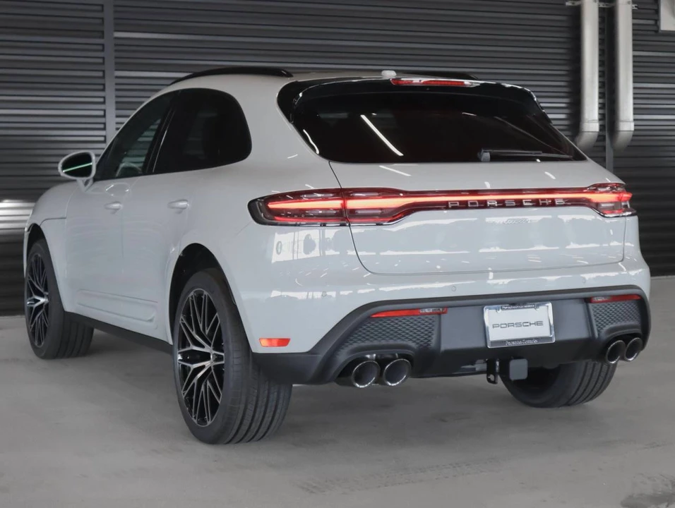 2026 Porsche Macan Electric - Image 3 of 5