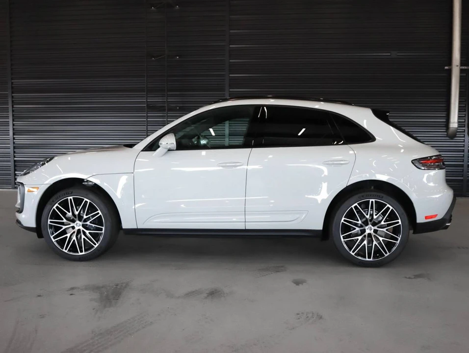 2026 Porsche Macan Electric - Image 2 of 5