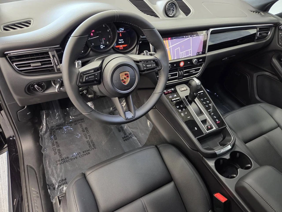 2026 Porsche Macan Electric - Image 4 of 5
